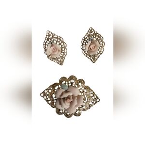 Vntg 1920s Jew Co Gold-Tone Filigree Pink Porcelain Rose Brooch Set Un-marked